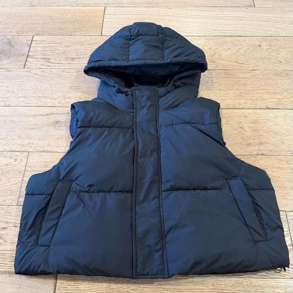 Fabletics Essential Cropped Hooded Puffer Vest Women's Full Zip Size: XL (1376)